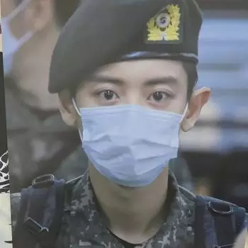 Рамки для фотографий Чанёля из Exo уже в продаже.