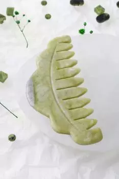 Расческа из нефритового камня из натурального камня