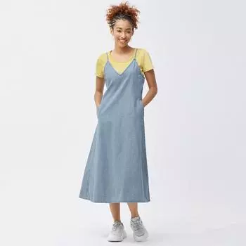 Расклешенное платье-комбинезон из светлого денима GU by Uniqlo