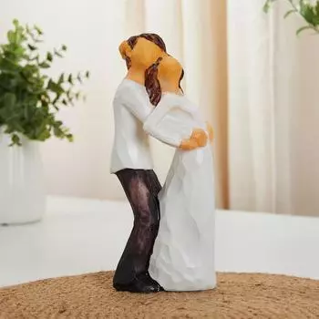 Расписанная вручную среднего размера смоляная романтическая пара в любви | Красивый домашний декор (Упаковка из 1 шт., белого и коричневого цвета)