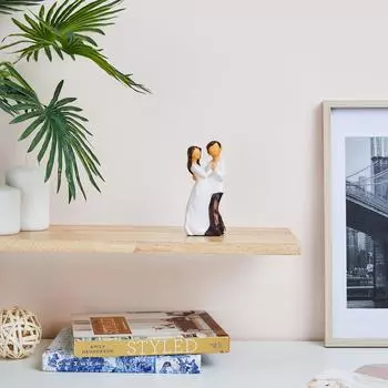 Расписанные вручную небольшие статуэтки романтической пары | Красивый декор для дома из смолы (Упаковка из 2 штук, белого и коричневого цвета)