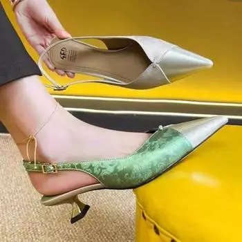 Распродажа модной женской обуви 2024 года. Женские туфли-лодочки с пряжкой. Летние туфли с острым носком. Разноцветные туфли на шпильке или тонком каблуке. Офисная женская обувь. 35 чёрный