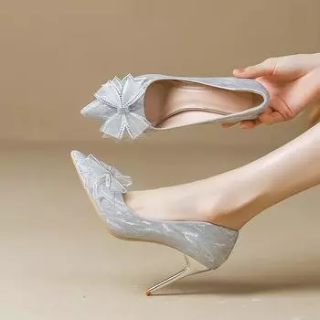 Распродажа Весна/Осень Новые серебряные свадебные туфли с бантом на остром каблуке, разработанные специально для женщин 35