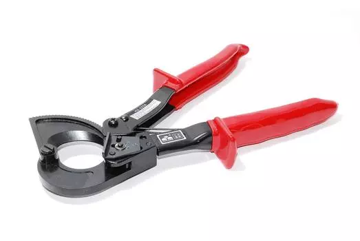 Ratchet cable cutter can cut up to 32mm cables