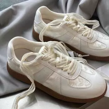 Размер 35-40 Натуральная кожа + атласная поверхность Женские повседневные кроссовки Дышащие теннисные спортивные туфли на плоской подошве на низком каблуке со шнуровкой Весенние походные туфли 36