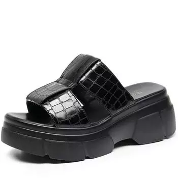 Размер 35-41. Босоножки из лакированной кожи на танкетке и платформе с высоким каблуком. Летние женские тапочки с открытым носком и толстой подошвой черного и белого цвета. 35 белый