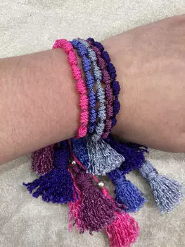 Разноцветные браслеты Pon Pon ручной работы эксклюзивного дизайна, летний пляжный аксессуар. Lote de 1 Colores Mixtos