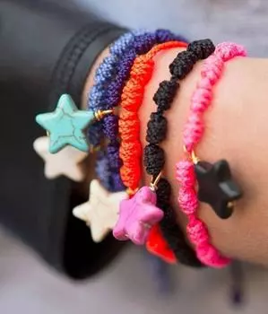 Разноцветные браслеты ручной работы эксклюзивного дизайна со звездами, летний пляжный аксессуар. Lote de 1 Colores Mixtos