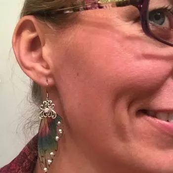 Разноцветные серьги-кольца с бабочками Huggies для женщин, модные висячие серьги с милыми животными, оптовая продажа ювелирных изделий, подарки на вечеринку для девочек