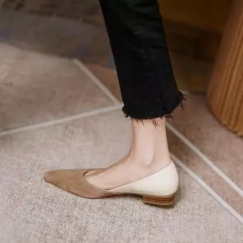 Разноцветные туфли для бабушки, женские кроссовки, натуральная кожа и флок, женские мокасины, небольшой квадратный носок, деревянные каблуки, лоферы 2024 35 бежевый