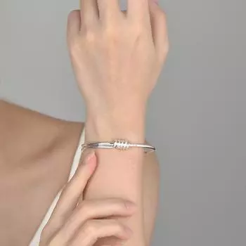Real Shot S999 Foot Silver Niche Design Резьбовой браслет для женщин, геометрическая простота, ощущение высокого класса, серебряный браслет-браслет, модный Adjustable size