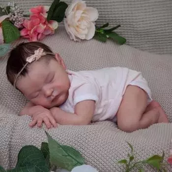 Реалистичная 20-дюймовая кукла-реборн для малышей Лаура, мягкая силиконовая тканевая кукла для новорожденных, очаровательная настоящая кукла-эмуляция, игрушки для детей, подарок на день рождения cloth body