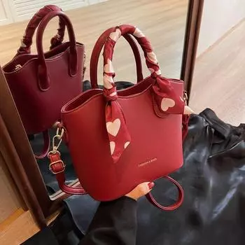 Красная сумка Свадьба Новый год Высококачественная текстура Модная легкая роскошная сумка-ведро Женская сумка Простая мода Сумка для подружки невесты красный