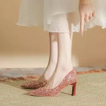 Red bridal shoes autumn new fashion show hefu high heel wedding shoes temperament pointed head shallow mouth not tired feet small thick heel 34