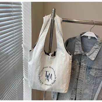 Red Canvas Bag Women 2025 New Women s Double-sided Tote Bag Leisure Commuter Large Capacity Stripe Shoulder Bag Off-white without pendant