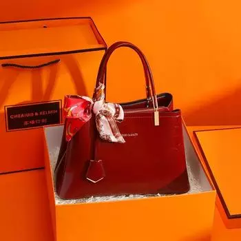 Red Middle-Aged Women s Wedding Mom Bag Oil wax wine red + yellow gift box