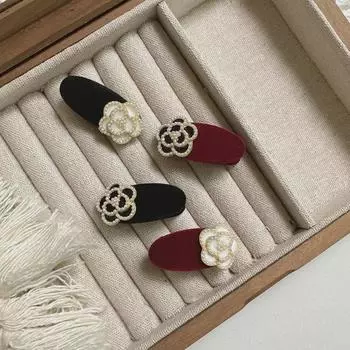 Red Pearl Camellia Women s Seamless Hairpin Duckbill Clip for Bangs and Forehead.