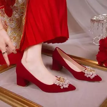 Red wedding shoes are not tired of feet, female Xiuhe wedding dress two wear 2025 spring and autumn new high-heeled bride shoes French style 34