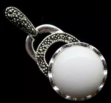 РЕДКИЙ КУЛОН ИЗ НАТУРАЛЬНОГО СЕРЕБРА 925 ПРОБЫ С БЕЛОЙ МОРСКОЙ РАКУШКОЙ МАРКАЗИТ 40x20 мм