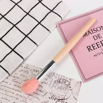 Refined Flame Powder Blusher Brush Professional High Gloss Brush Highlighter розовый