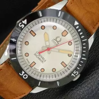 REFURBISHED TITUS SWISS MENS 40MM TURNABLE BEZEL SILVER DIAL WATCH a432716-2 R113-a432716