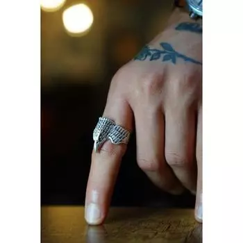 Регулируемое кольцо с антикварной посеребренной фигуркой орла