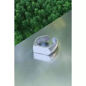 Регулируемое мужское кольцо с посеребренным треугольником