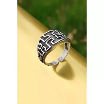 Регулируемое посеребренное кольцо с лабиринтным узором