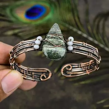 Регулируемый браслет-манжета из медной проволоки с натуральным зеленым опалом и драгоценным камнем r3r98