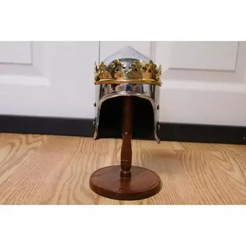 Реплика шлема средневекового рыцаря шотландского короля Роберта Брюса Столешница серебряный