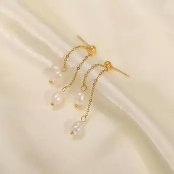 Ретро элегантные универсальные простые серьги-гвоздики из титановой стали с покрытием из 18-каратного золота с натуральным пресноводным жемчугом и бахромой для женщин