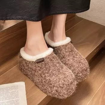 Retro bag head slippers, new models in autumn and winter of 2024, wearing thick-bottomed slopes and one pedal, plush slippers for women 35 чёрный