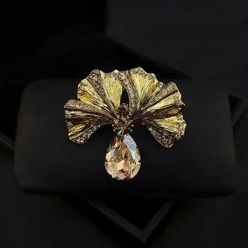 Ретро-брошь-бант Изысканная высококачественная антибликовая булавка Элегантная темпераментная брошь Атмосферные аксессуары для выреза горловины