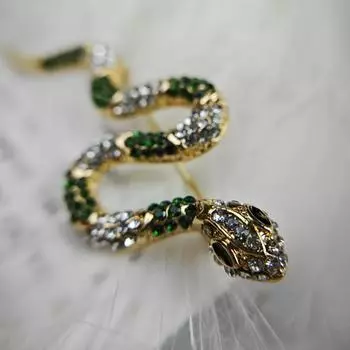Ретро-брошь в виде змеи, брошь в виде животного, можно носить мужчинам и женщинам, нагрудный цветок, многоцветный вариант по желанию, высококачественная брошь One Size зелёный