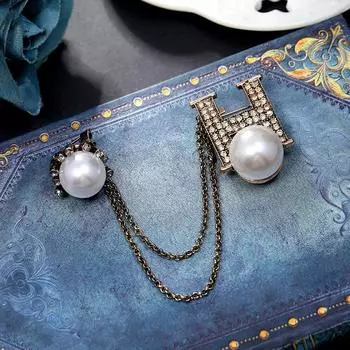 Retro chain fringed brooch men s and women s suit versatile pin badge personality temperament accessories