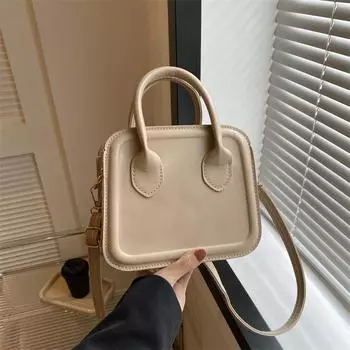 Ретро французский нишевый дизайн сумки 2024 новая фактура женская сумка популярная женская сумка через плечо прилив чёрный