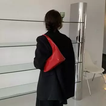 Retro Glossy Red Crescent-shaped Bag, A Versatile Bridal Bag for Spring and Summer, and A New Year Bag красный