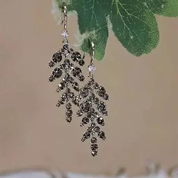 Retro gray rhinestone leaf tassel earrings серый
