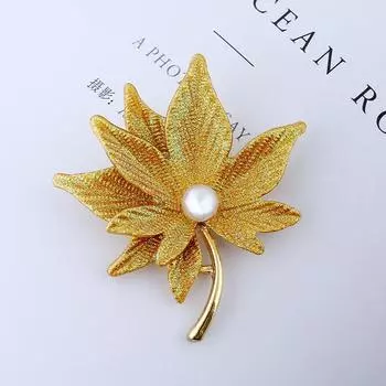 Retro high-end pearl double-layer maple leaf brooch women s fashion and beauty sweater blazer pin with accessories