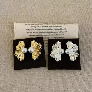 Серьги-гвоздики с жемчугом в стиле ретро с нерегулярным цветком, женские, французские, легкие, роскошные, элегантные, модные, темпераментные, универсальные серьги для поездок на работу