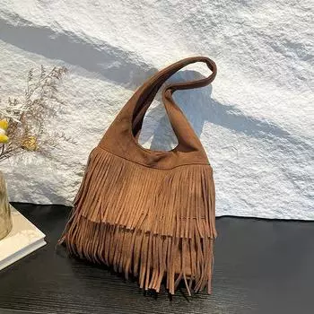 Ретро кисточка большой емкости новинка 2024 года новая ретро популярная женская простая сумка через плечо подмышку тоут коричневый