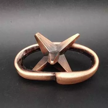 Ретро-классическая игра-головоломка со звездами и металлом коричневый