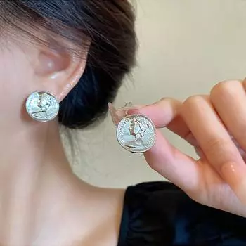 Ретро Личность Продвинутое Чувство Преувеличивать Металлические Чувства Портрет Серьги Для Женщин 1 pair золотистый