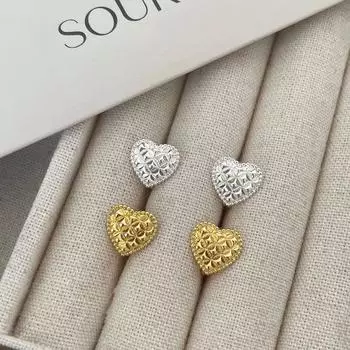 Retro love earrings women s light luxury exquisite niche versatile rhombus pattern silver needle earrings autumn popular earrings 925 silver needle