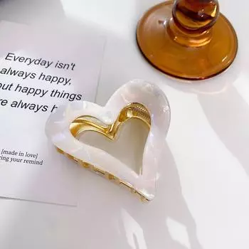 Retro love hairpins, women s retro temperament, hair volume, hair, shark clips, the back of the head, high-end headwear Size fits all