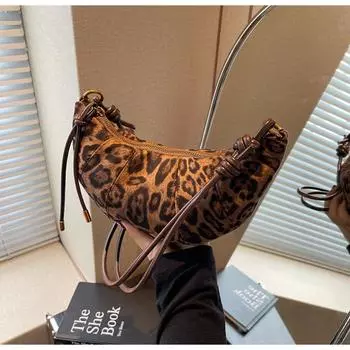 Ретро матовая сумка женская 2024 новая осенне-зимняя модная сумка через плечо популярная сумка-мессенджер сумка-круассан чёрный