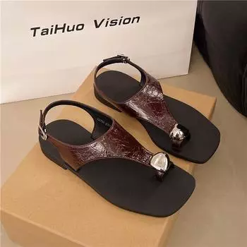 Retro metal buckle flat bottom cover toe sandals women wear summer new pinch toe sandals 35