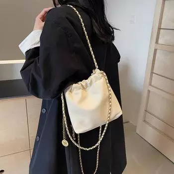 Ретро мода простая сумка-цепочка женская 2024 новая корейская версия нишевый дизайн иностранный стиль сумка-ведро через плечо чёрный