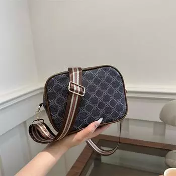 Ретро-модная сумка-мессенджер с ромбом и высоким чувством пресбиопии для женщин 2024 года, летняя новая популярная маленькая квадратная сумка чёрный