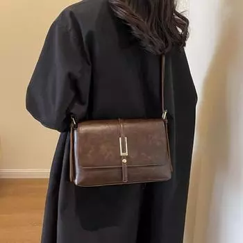 Ретро модная женская сумка 2024 года, новая универсальная маленькая квадратная сумка, высококачественная нишевая повседневная сумка через плечо чёрный